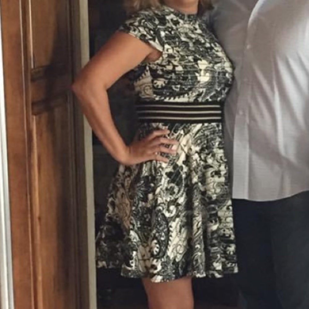 dress! - Picture 4 of 5